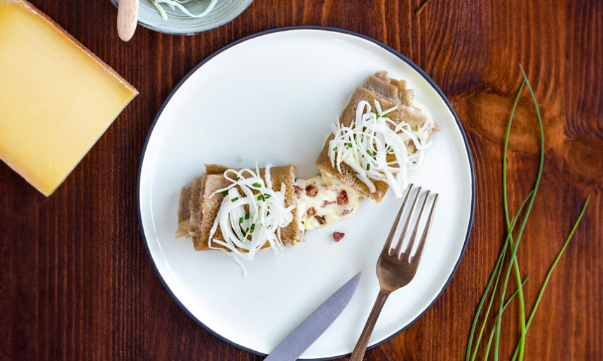 Galette saucisse de Morteau / Comté / chou blanc